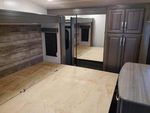 4YDFCGS22N2505667 - 2022 KEYSTONE COUGAR WHITE photo 5