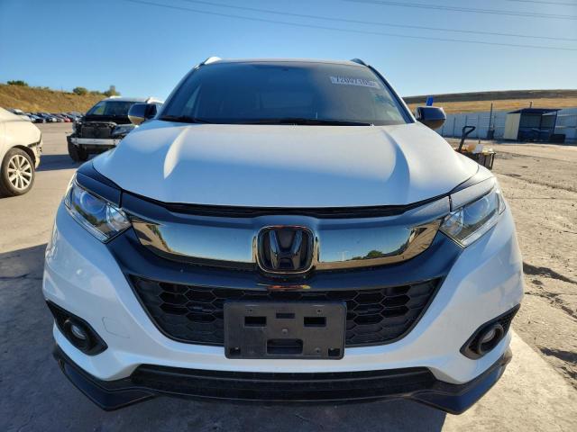3CZRU6H13NM761146 - 2022 HONDA HR-V SPORT WHITE photo 5