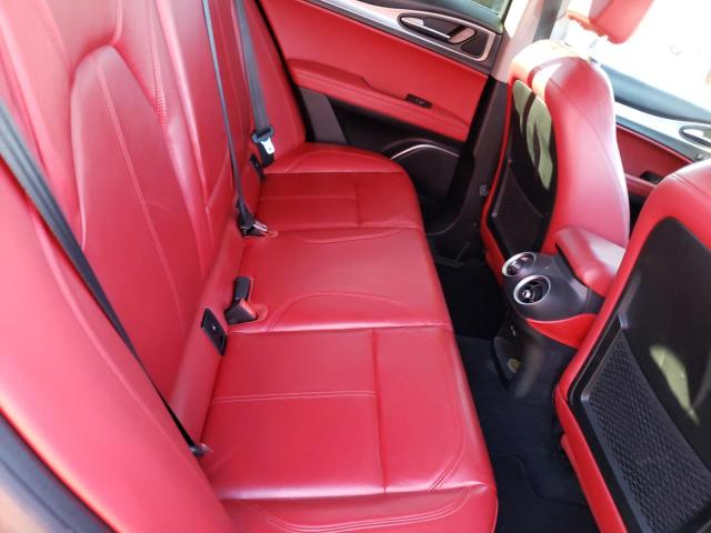 ZASFAKPNXJ7B82567 - 2018 ALFA ROMEO STELVIO SPORT Schwarz Foto 10