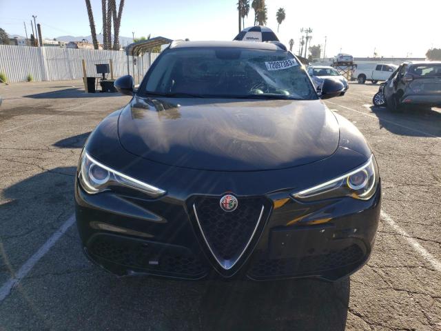 ZASFAKPNXJ7B82567 - 2018 ALFA ROMEO STELVIO SPORT BLACK photo 5