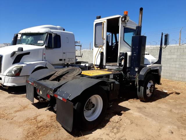 11VJ813E4FA000344 - 2015 KALMAR YARD TRUCK WHITE photo 3