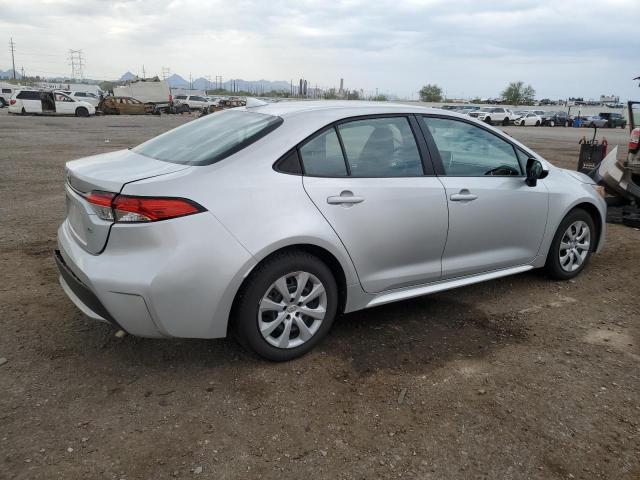 5YFEPMAE7MP199496 - 2021 TOYOTA COROLLA LE SILVER photo 3