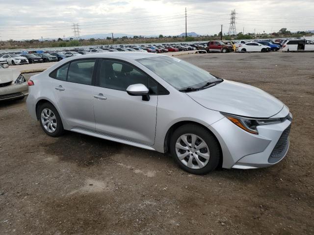 5YFEPMAE7MP199496 - 2021 TOYOTA COROLLA LE SILVER photo 4