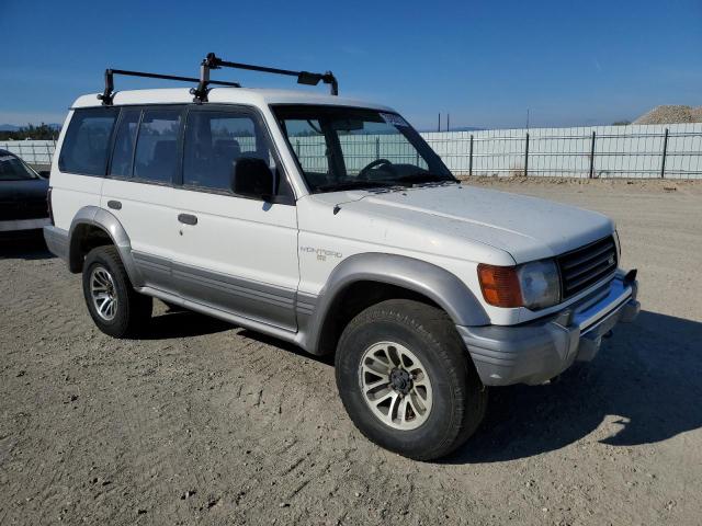 JA4MR51H6PJ008689 - 1993 MITSUBISHI MONTERO SR WHITE photo 4