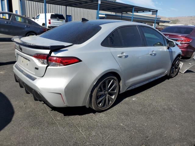 5YFP4MCE4SP221319 - 2025 TOYOTA COROLLA SE SILVER photo 3