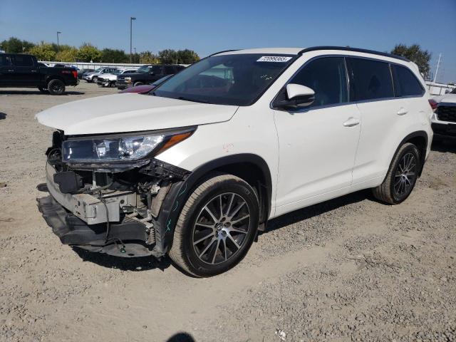 2017 TOYOTA HIGHLANDER SE, 