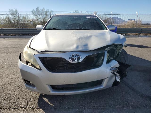 4T4BF3EK4BR106225 - 2011 TOYOTA CAMRY BASE SILVER photo 5