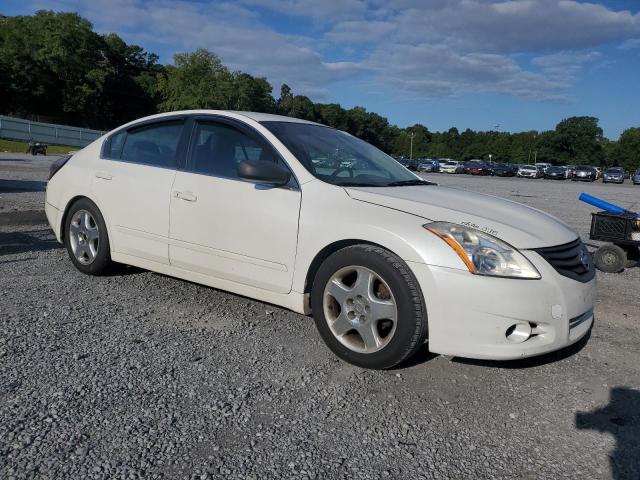 1N4AL2AP2BN440459 - 2011 NISSAN ALTIMA BASE WHITE photo 4