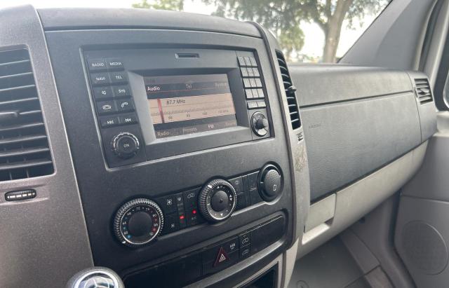 WD3PE7DC4E5864096 - 2014 MERCEDES-BENZ SPRINTER 2500 BLUE photo 11