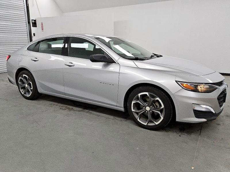 1G1ZD5STXNF111488 - 2022 CHEVROLET MALIBU LT 银色 照片 4