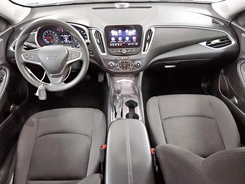 1G1ZD5STXNF111488 - 2022 CHEVROLET MALIBU LT 银色 照片 8