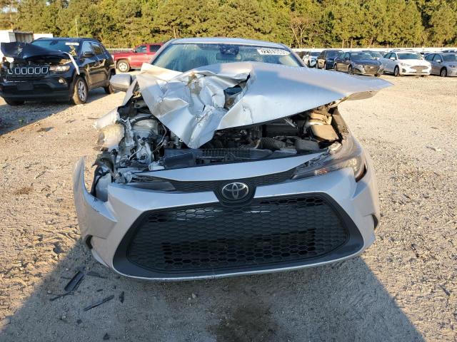 5YFEPMAE3NP383559 - 2022 TOYOTA COROLLA LE ვერცხლისფერი ფოტო 5