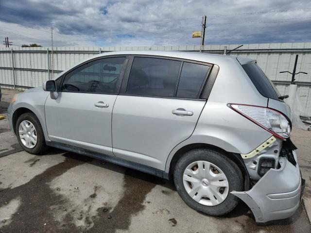 3N1BC1CP5CK811551 - 2012 NISSAN VERSA S SILVER photo 2
