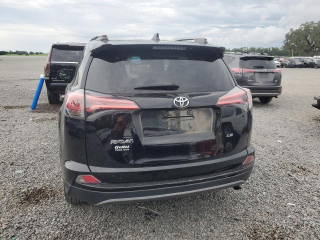 2T3ZFREV9JW453965 - 2018 TOYOTA RAV4 LE Negro foto 6