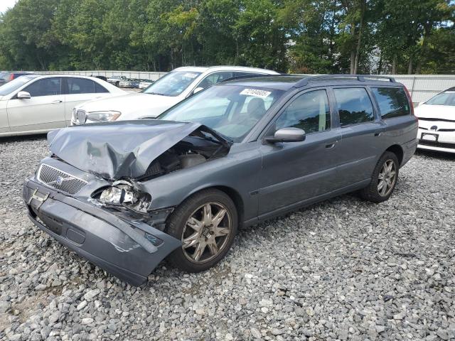 2004 VOLVO V70, 