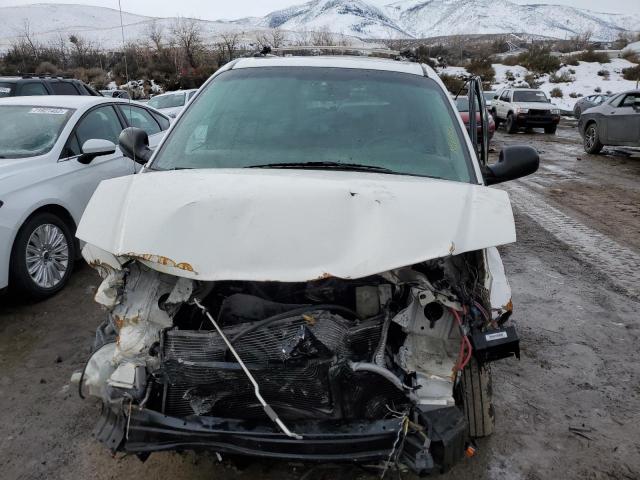 2C8GP64L35R211030 - 2005 CHRYSLER TOWN & COU LIMITED WHITE photo 5