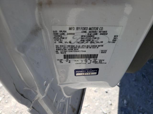 1FTRF12W75NA17546 - 2005 FORD F150 2WD WHITE photo 13