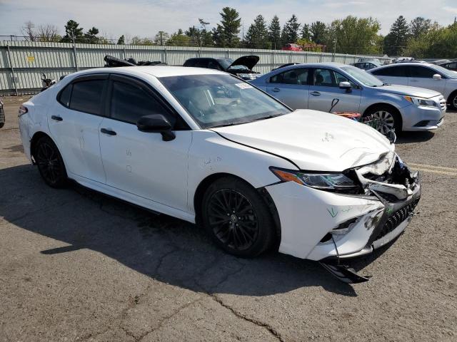 4T1G11BK4LU003539 - 2020 TOYOTA CAMRY SE WHITE photo 4