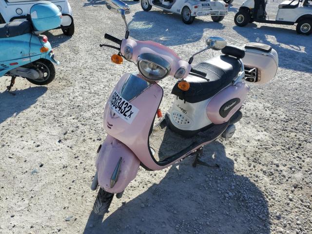LE8TGKPD791000154 - 2009 SCHW SCOOTER PINK photo 2