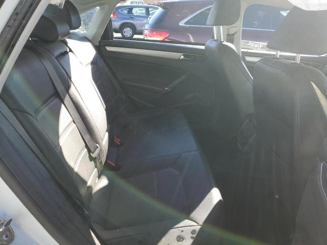 1VWLA7A37KC011118 - 2019 VOLKSWAGEN PASSAT WOLFSBURG WHITE photo 10