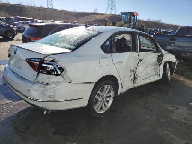 1VWLA7A37KC011118 - 2019 VOLKSWAGEN PASSAT WOLFSBURG WHITE photo 3