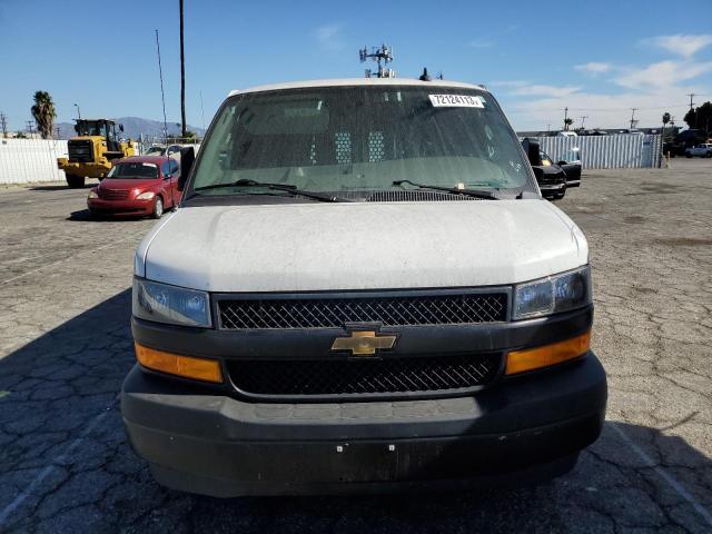 1GCWGAFP6J1319494 - 2018 CHEVROLET EXPRESS WHITE photo 5