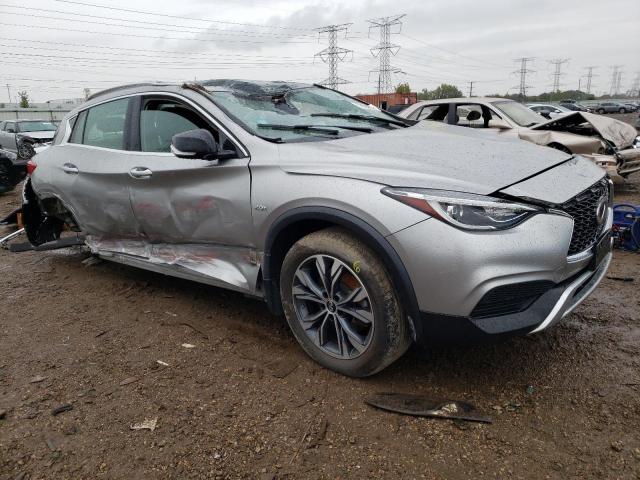 SJKCH5CR0JA004412 - 2018 INFINITI QX30 PURE SILVER photo 4