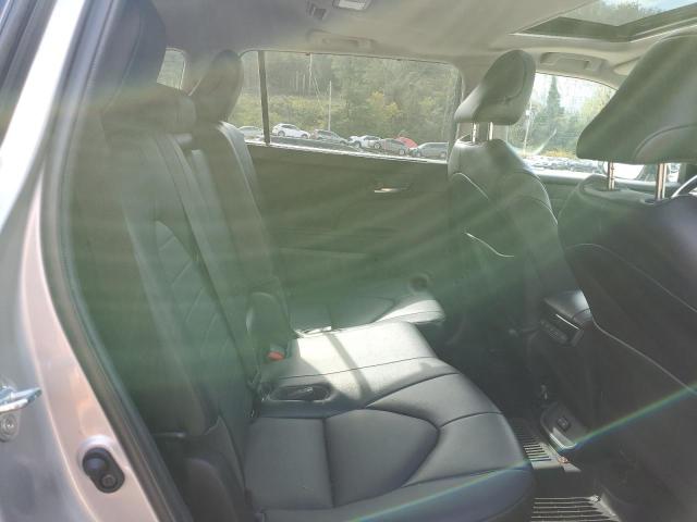 5TDGZRBH2NS193915 - 2022 TOYOTA HIGHLANDER XLE فضي صورة 10