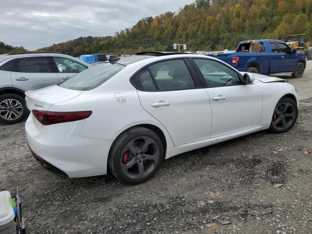 ZARFAEDN3H7536251 - 2017 ALFA ROMEO GIULIA Q4 WHITE photo 3