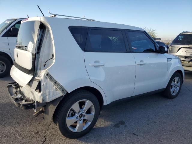 KNDJN2A23J7548441 - 2018 KIA SOUL WHITE photo 3