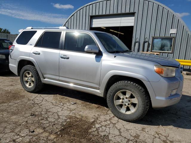 JTEBU5JR2C5077978 - 2012 TOYOTA 4RUNNER SR5 SILVER photo 4