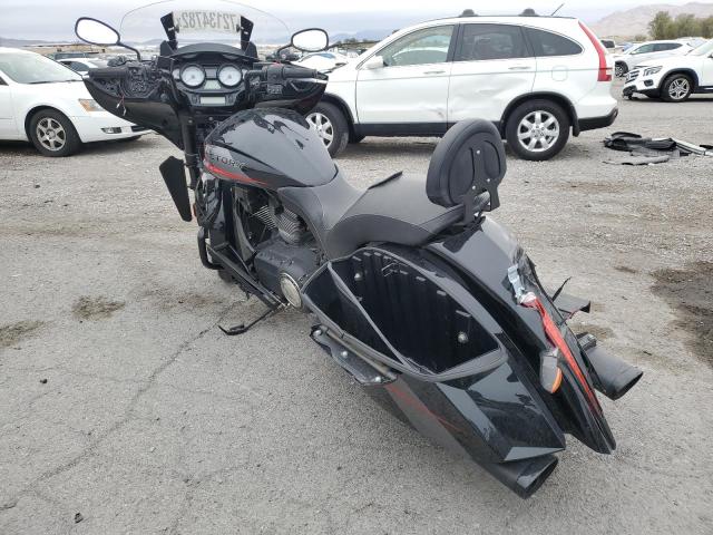 5VPXMAAA0H3057570 - 2017 VICTORY MOTORCYCLES MAGNUM BLACK photo 3