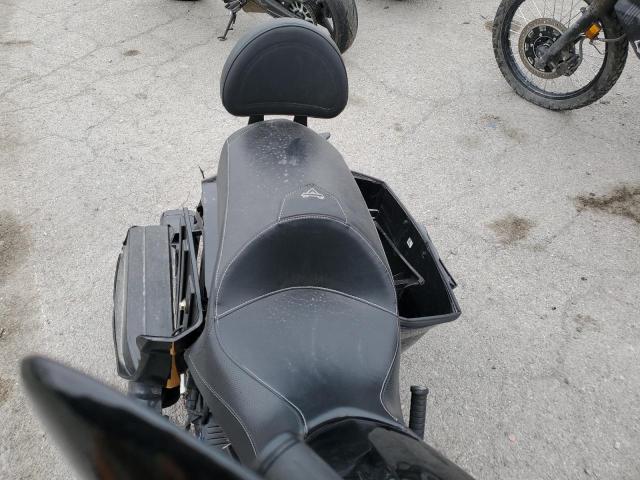 5VPXMAAA0H3057570 - 2017 VICTORY MOTORCYCLES MAGNUM BLACK photo 6