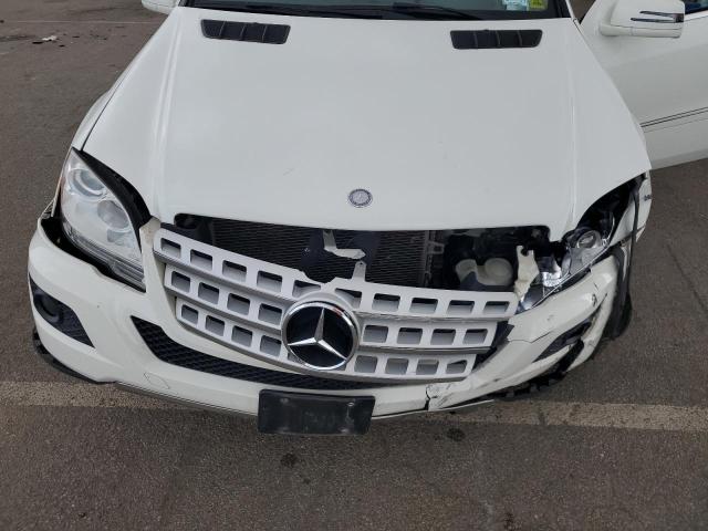 4JGBB8GB2BA672949 - 2011 MERCEDES-BENZ ML 350 4MATIC WHITE photo 11