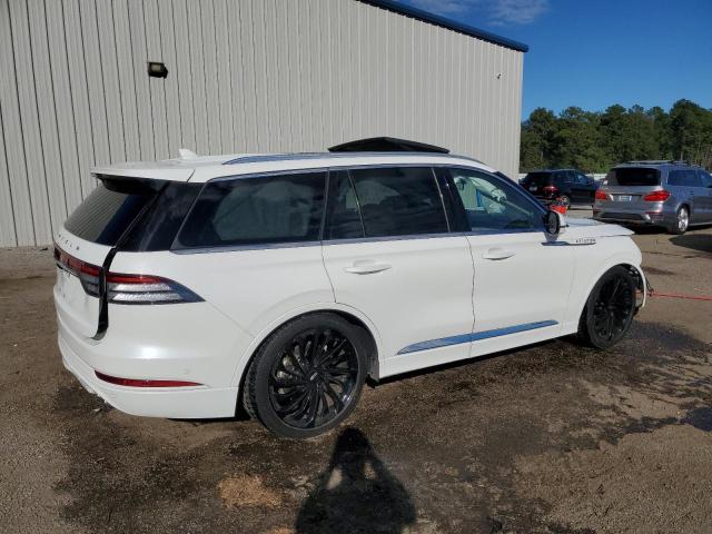 5LM5J7XC3NGL02563 - 2022 LINCOLN AVIATOR RESERVE WHITE photo 3