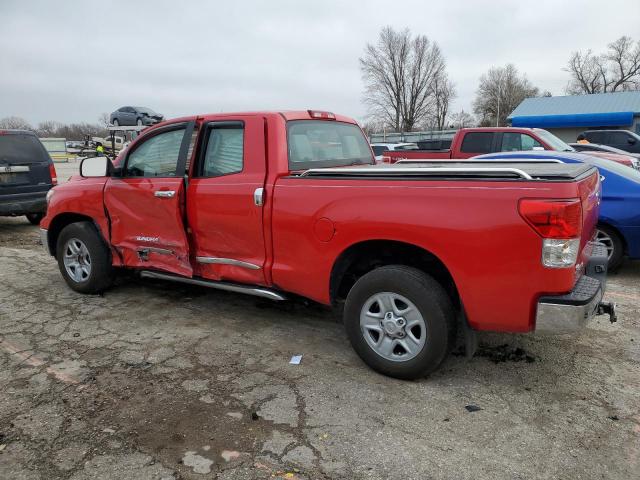 5TFRM5F10BX033681 - 2011 TOYOTA TUNDRA DOUBLE CAB SR5 RED photo 2