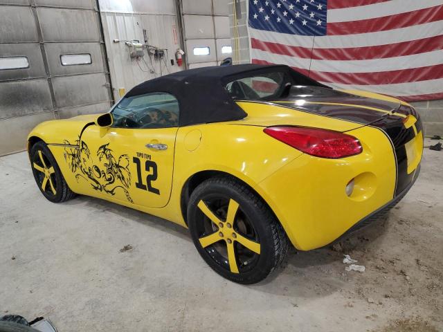 1G2MB35B37Y127395 - 2007 PONTIAC SOLSTICE YELLOW photo 2