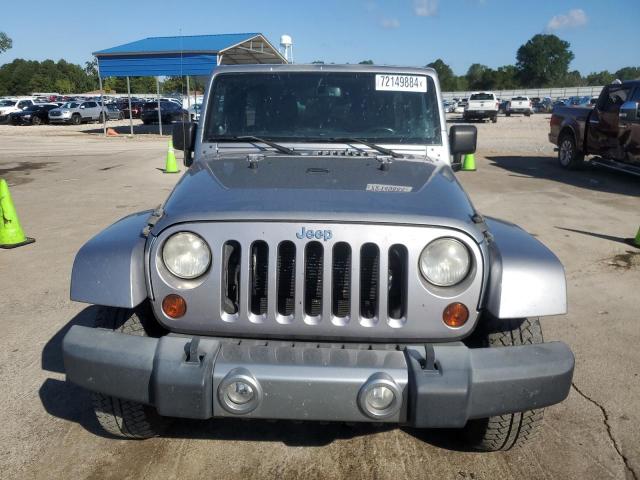 1C4BJWEG1DL624750 - 2013 JEEP WRANGLER U SAHARA SILVER photo 5