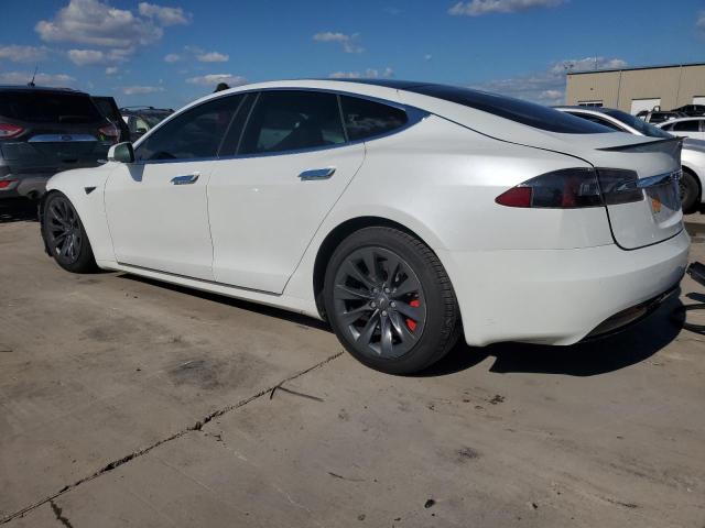 5YJSA1E4XLF381224 - 2020 TESLA MODEL S WHITE photo 2