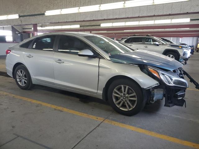 5NPE24AF6FH164956 - 2015 HYUNDAI SONATA SE SILVER photo 4