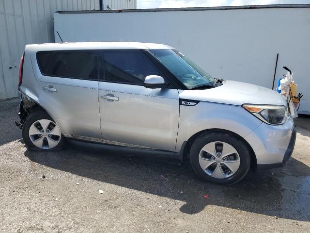 KNDJN2A26F7756921 - 2015 KIA SOUL SILVER photo 4