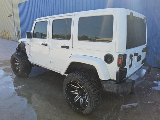 1C4HJWEG8JL898260 - 2018 JEEP WRANGLER U SAHARA WHITE photo 2