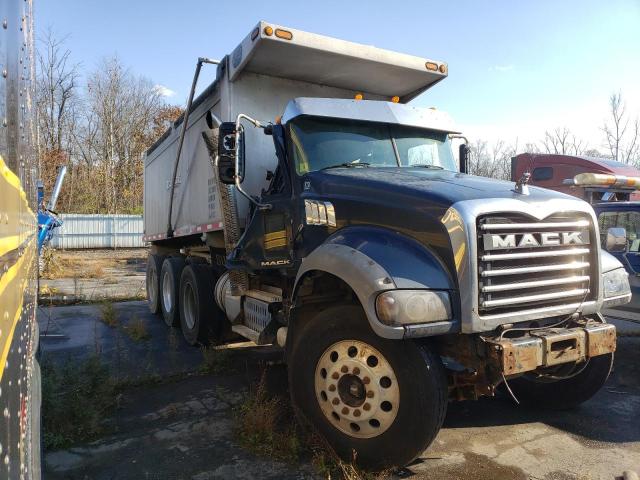 1M2AX07C0HM032446 - 2017 MACK 700 GU700 BLUE photo 1