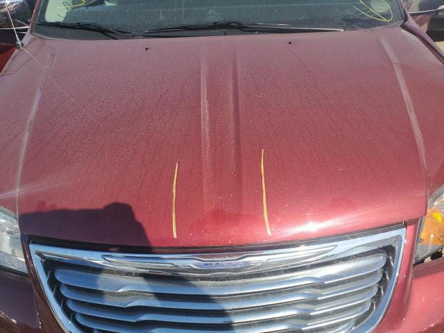 2C4RC1CG1GR303236 - 2016 CHRYSLER TOWN & COU TOURING L RED photo 12