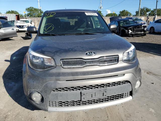 KNDJP3A59H7448123 - 2017 KIA SOUL + SILVER photo 5