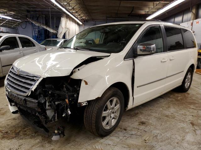 2A4RR8DX3AR404561 - 2010 CHRYSLER TOWN & COU TOURING PLUS WHITE photo 1