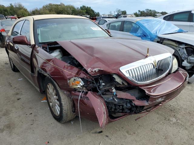 1LNHM81W83Y667621 - 2003 LINCOLN TOWN CAR EXECUTIVE BURGUNDY photo 4