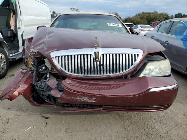 1LNHM81W83Y667621 - 2003 LINCOLN TOWN CAR EXECUTIVE BURGUNDY photo 5