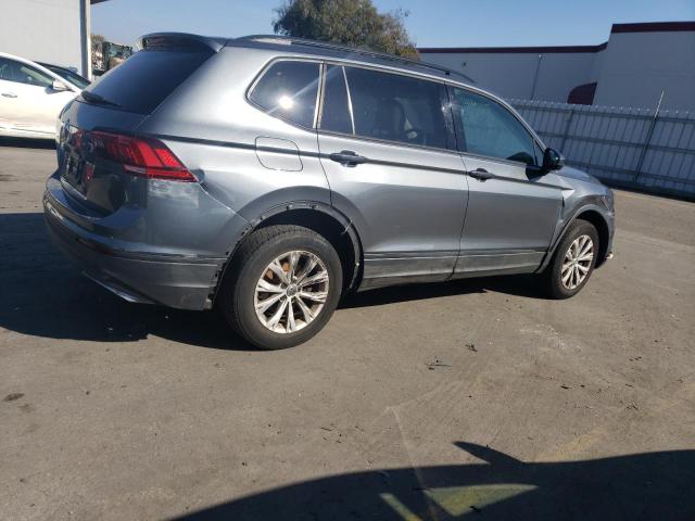 3VV1B7AX0JM023443 - 2018 VOLKSWAGEN TIGUAN S GRAY photo 3