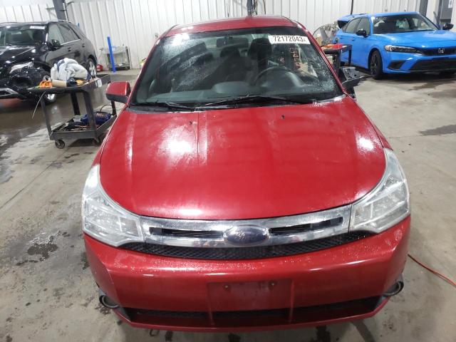 1FAHP36NX9W117796 - 2009 FORD FOCUS SES RED photo 5